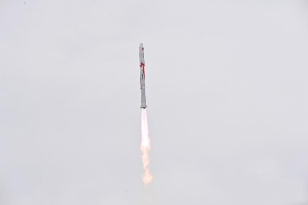 چین با موفقیت اولین موشک ماهواره‌بَر با سوخت متان را به فضا پرتاب کرد