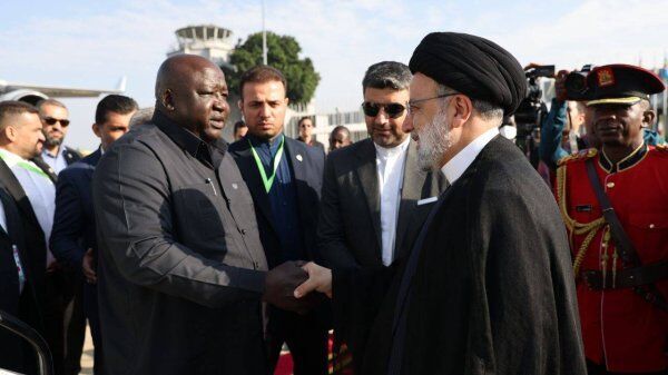Der iranische Präsident verließ Kampala nach Harare