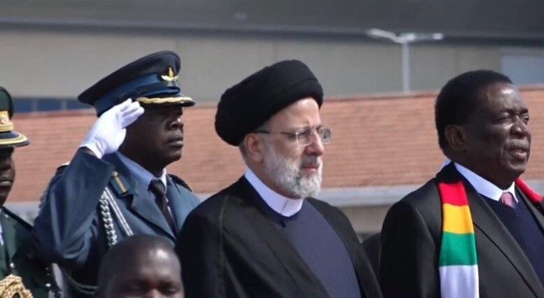 El presidente iraní llega a Zimbabue