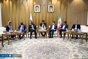 L’ambassadeur de Côte d'Ivoire se rend à la Chambre iranienne du Commerce