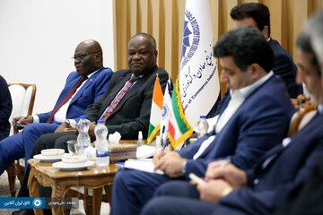 L’ambassadeur de Côte d'Ivoire se rend à la Chambre iranienne du Commerce