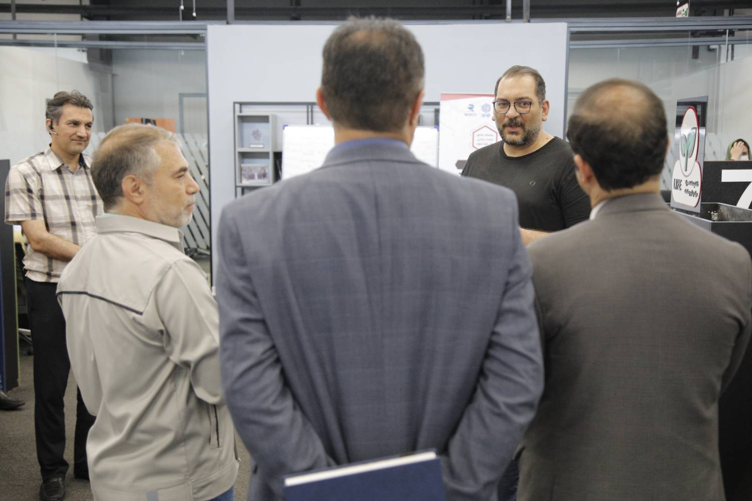 «آمپر» میتواند پایگاهی برای استفاده دانشجویان دوره دکتری و پسادکتری باشد 2 «آمپر» میتواند پایگاهی برای استفاده دانشجویان دوره دکتری و پسادکتری باشد