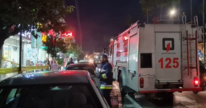 اتصال برق علت آتش سوزی بانک ملت شعبه انقلاب نوشهر اعلام شد