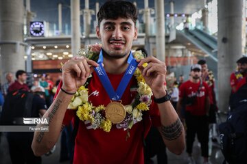 L’Iran, champion du monde U21 de volleyball (M): l’équipe d’Iran très chaleureusement accueillis, de retour de Bahreïn