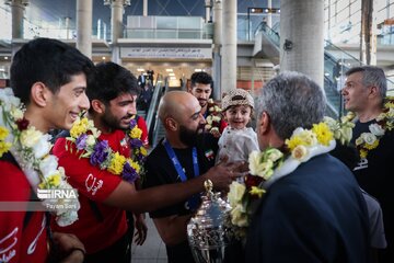 L’Iran, champion du monde U21 de volleyball (M): l’équipe d’Iran très chaleureusement accueillis, de retour de Bahreïn