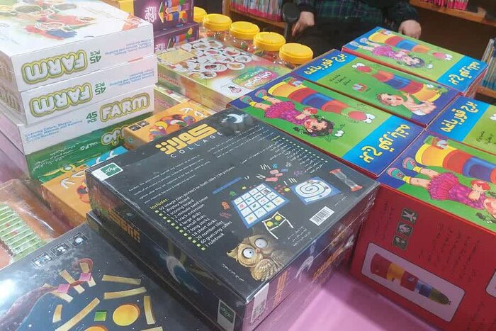 بخش کودک ۳۷ کتابخانه عمومی استان بوشهر به اسباببازی تجهیز شد