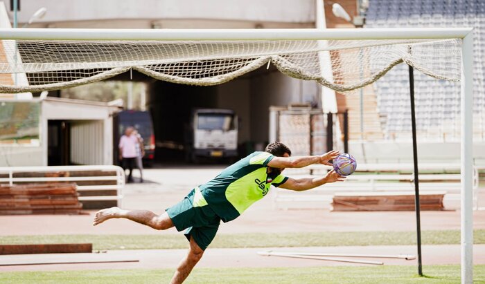 یزدانی در نقش بیرانوند+ عکس