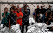 نقض آشکار حقوق بشر در بازداشتگاه پناهجویان در آمریکا