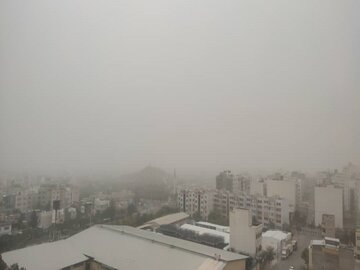 فیلم/طوفان ریزگردها در هوای کلانشهر مشهد