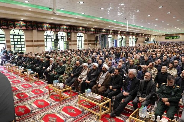 امام جمعه اردبیل: باید الگوهای بزرگ کشور را به نسل جدید معرفی کنیم