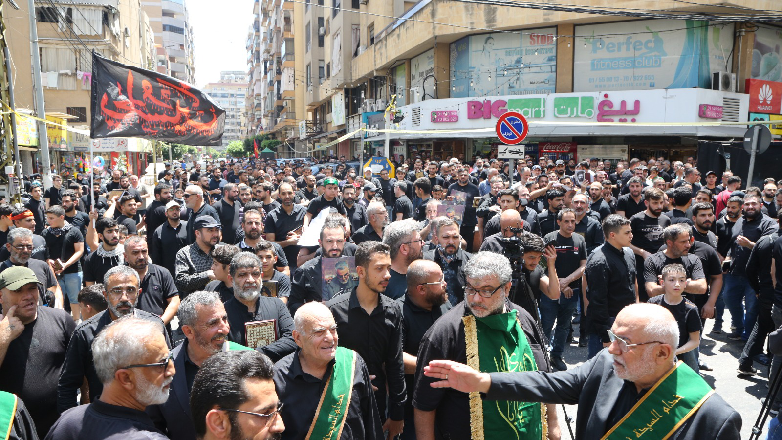تجمع اعتراضی لبنانی‌ها در محکومیت اهانت به قرآن و خروج سفیر سوئد از بیروت