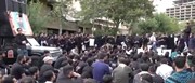 إيرانيون يهتفون نصرة للقرآن الكريم من أمام السفارة السويدية في طهران