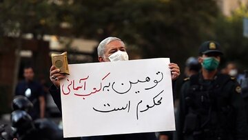 تجمع اعتراضی نمازگزاران زنجانی در محکومیت اهانت به قرآن برگزار شد