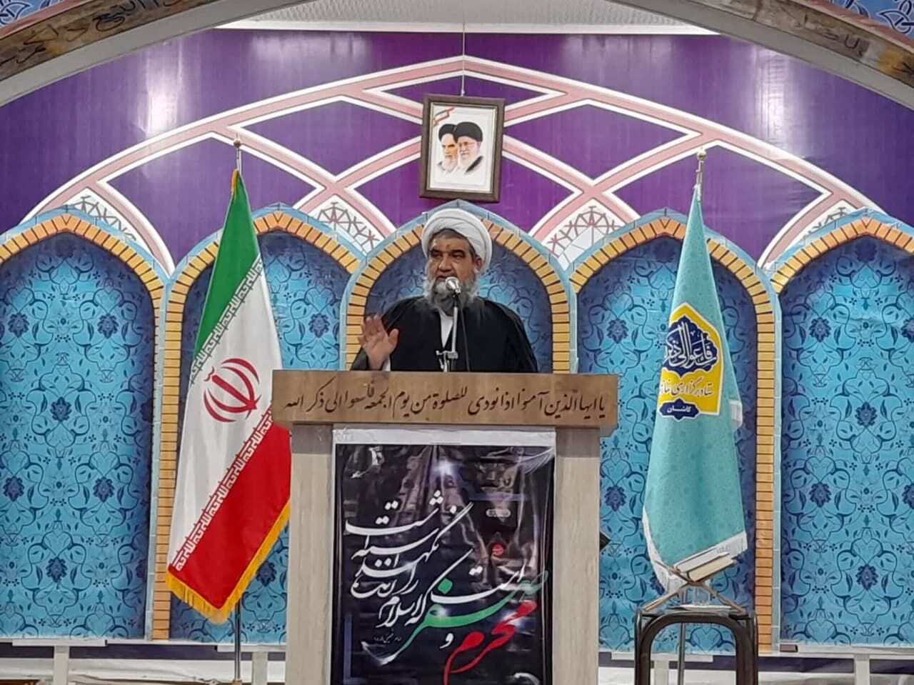 امام جمعه موقت کاشان:انقلاب اسلامی با الگو گیری از نهضت عاشورا به 
پیروزی رسید