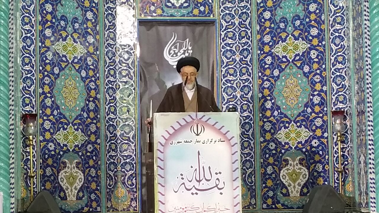 امام جمعه شهرری: نماز جمعه پایگاه نگهداشت انقلاب است