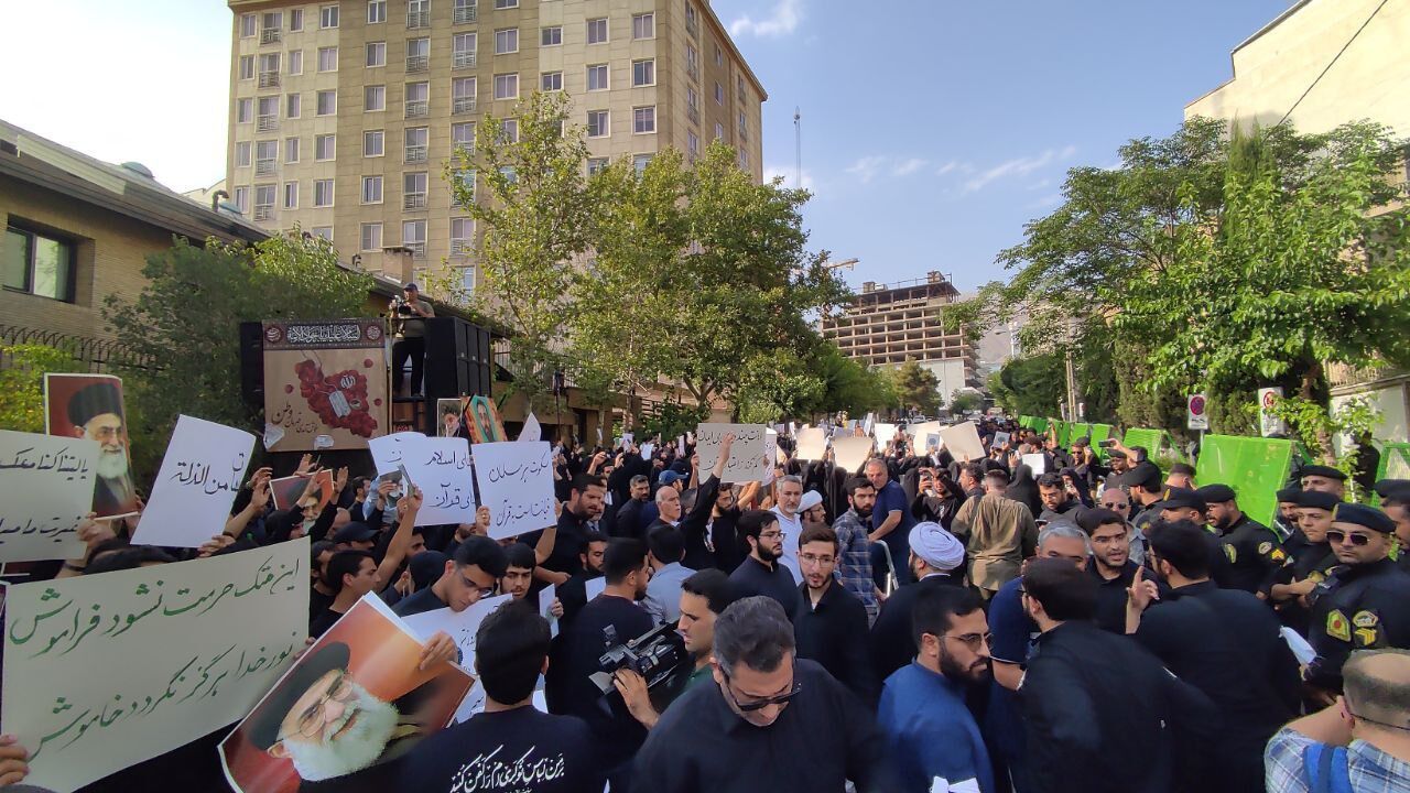 Manifestación frente a la embajada sueca en Irán se convierte en una huelga