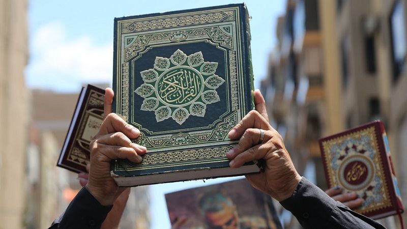 تجمع لبنانی‌ها در اعتراض به اهانت به قرآن و خروج سفیر سوئد از بیروت