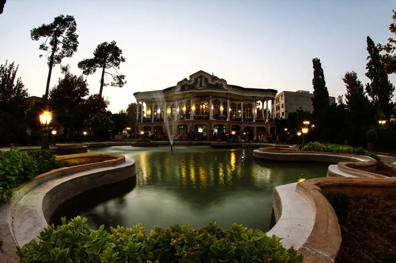 عمارت شاپوری شیراز، تلفیقی از معماری اروپایی و ایرانی