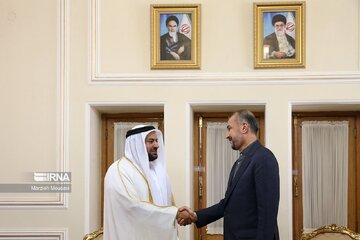 Le ministre d'État qatari aux Affaires étrangères rencontre le chef de la diplomatie iranienne à Téhéran