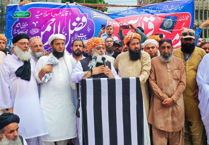 جهان اسلام یکپارچه علیه قرآن سوزی در سوئد و دانمارک