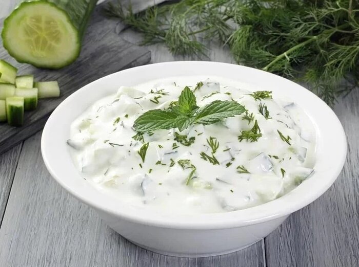 فواید ماست در صبحانه: کمک به سلامت روده بزرگ