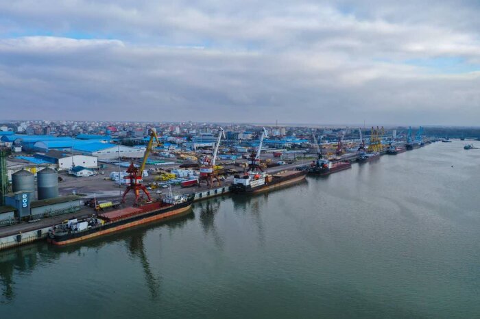 روند کاهشی آب دریای خزر تاثیری برفعالیت مجتمع بندری انزلی ندارد