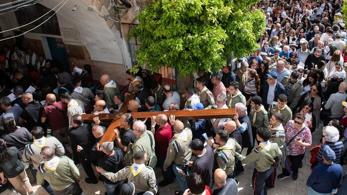 جهان با اهانتکنندگان به مقدسات چگونه برخورد میکند؟