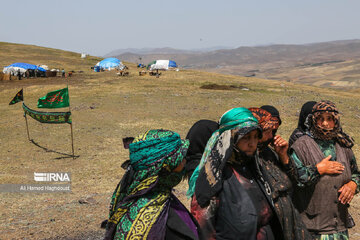 Nomads in northwest Iran mourn for Imam Hossein (AS)