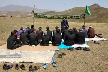 Nomads in northwest Iran mourn for Imam Hossein (AS)