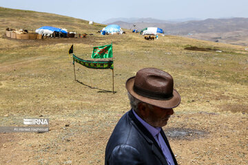 Nomads in northwest Iran mourn for Imam Hossein (AS)