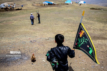 Nomads in northwest Iran mourn for Imam Hossein (AS)