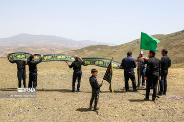 Nomads in northwest Iran mourn for Imam Hossein (AS)