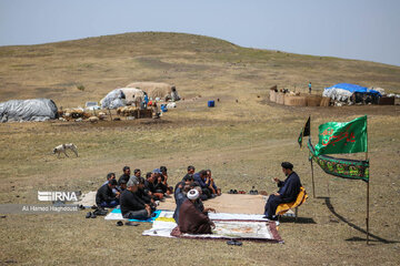 Nomads in northwest Iran mourn for Imam Hossein (AS)