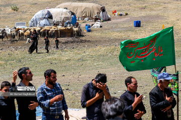 Nomads in northwest Iran mourn for Imam Hossein (AS)