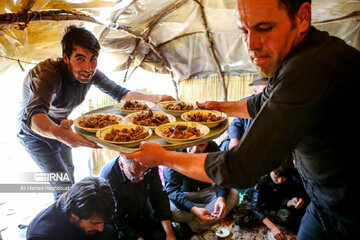 Nomads in northwest Iran mourn for Imam Hossein (AS)