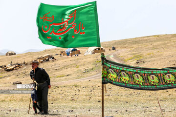 Nomads in northwest Iran mourn for Imam Hossein (AS)