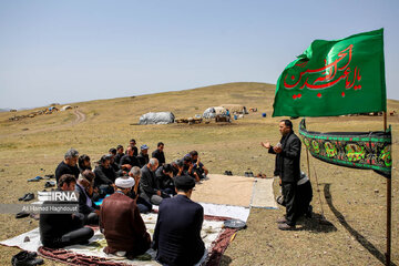 Nomads in northwest Iran mourn for Imam Hossein (AS)