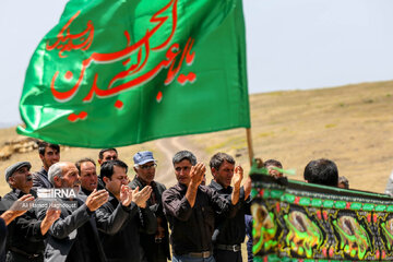 Nomads in northwest Iran mourn for Imam Hossein (AS)