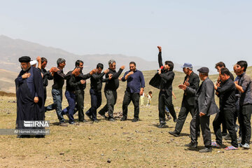 Nomads in northwest Iran mourn for Imam Hossein (AS)