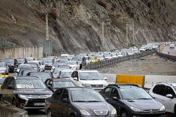 ترافیک در محورهای منتهی به مازندران سنگین است