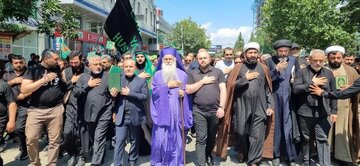 حضور سفیر ایران با قرآن در راهپیمایی تاسوعای شیعیان گرجستان