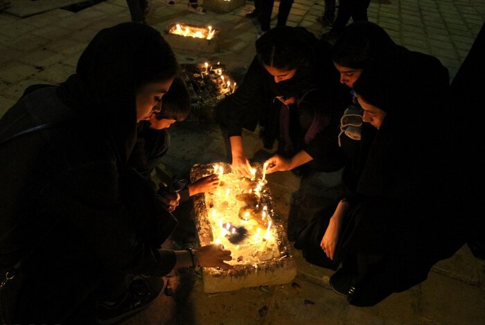 آیین هفت منبر و اشک شمعها در عزای حسین (ع)