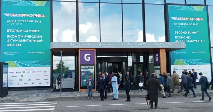 سلاحهای روسیه، چشم آفریقاییها را گرفت؛ مونتاژ «لادا» در قاره سیاه