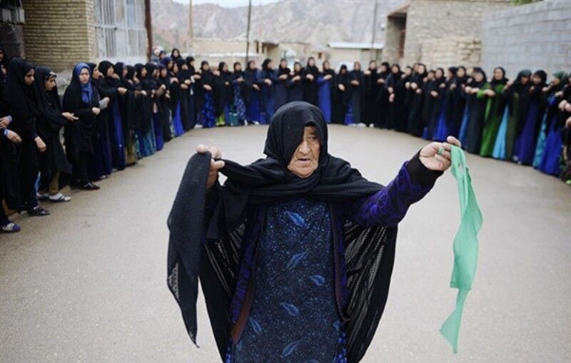 فیلم| نوای جانسوز زنان پاتاوه شهرستان دنا در فراق شهید جمهور/هوی هوی