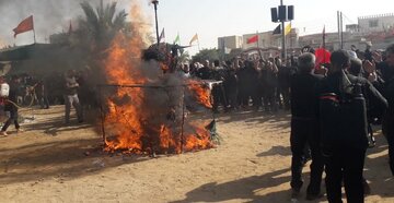 فیلم / تعزیه روز عاشورا در میدان طاق بندرریگ بوشهر