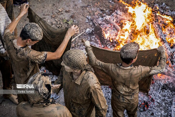 Gel-mali ritual in Ashura in western Iran