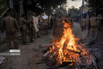 Gel-mali ritual in Ashura in western Iran