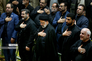 Ceremonias de duelo por aniversario del martirio del Imam Hosein en la primera década de Muharram en todo Irán
