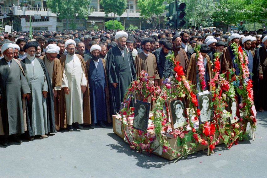 با حجله تشییع شدند