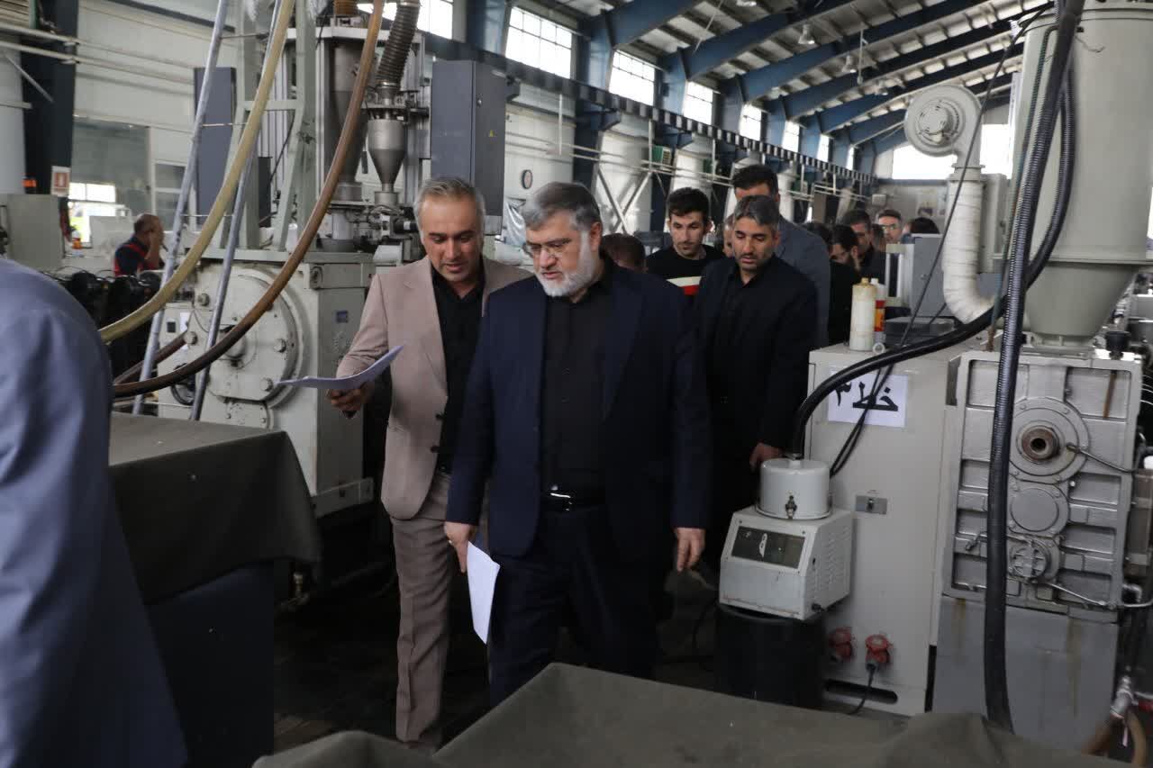 استاندار آذربایجان‌غربی از کارخانه سیمان کاوان و برخی واحدهای تولیدی بوکان بازدید کرد